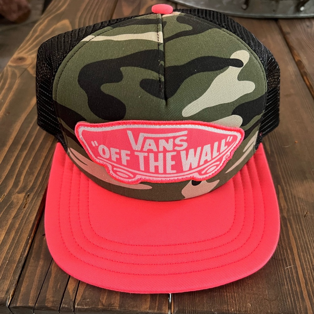 Vans Camouflage and Neon Pink coral Trucker Hat